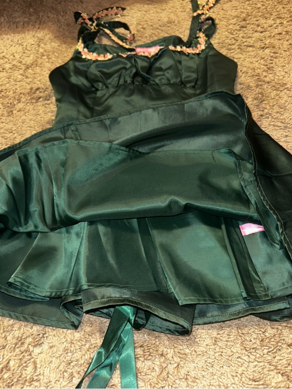 Sugar Thrillz Dolls Kill ‘MAYFAIR RESIDENCE’ Green Satin Flare Dress L NWT - Picture 11 of 16